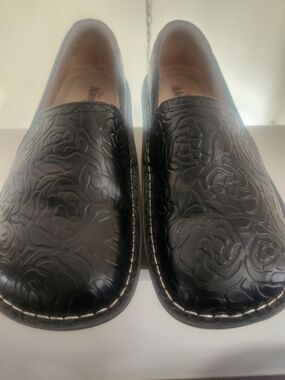 Alegria Womens Black Embossed Slip-On Shoe